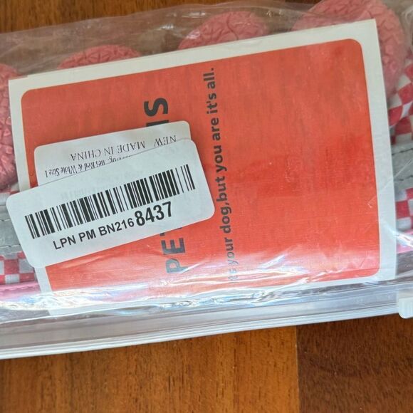 Doggie shoes sz 1 sz 3 please see pics for approximate sizing nib - Picture 7 of 10